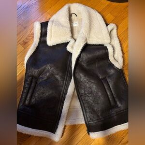 Offline by Aerie / American Eagle Sherpa Faux Leather Vest XL